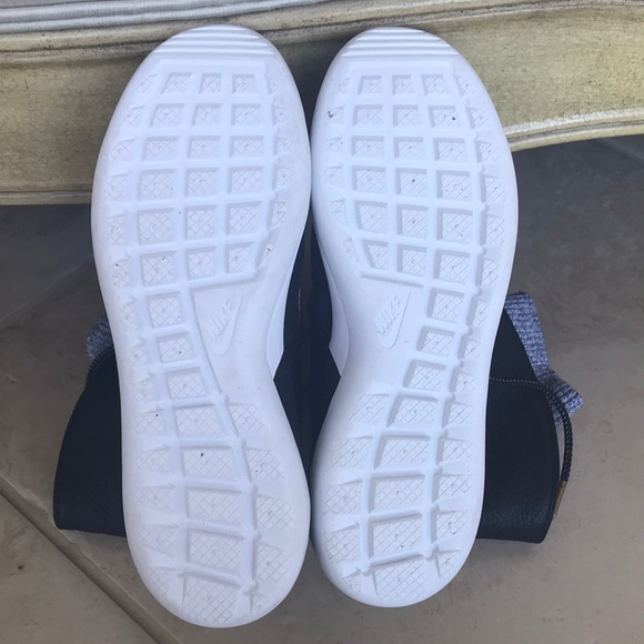 Nike Roshe Two Hi Flyknit Sneaker boots - Picture 3 of 8